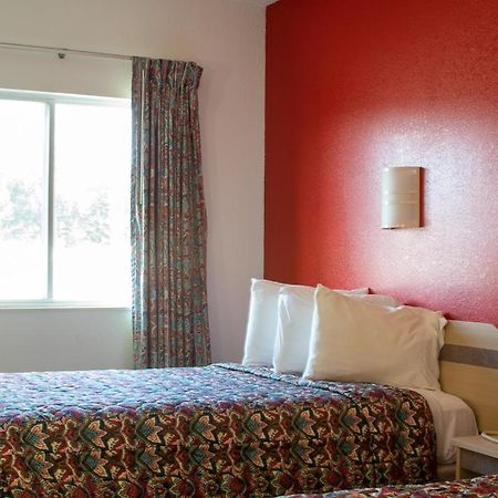 Morgantown Inn & Suites Ngoại thất bức ảnh