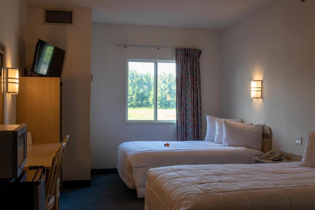 Morgantown Inn & Suites Ngoại thất bức ảnh