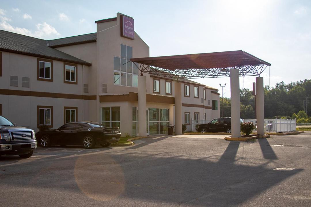 Morgantown Inn & Suites Ngoại thất bức ảnh